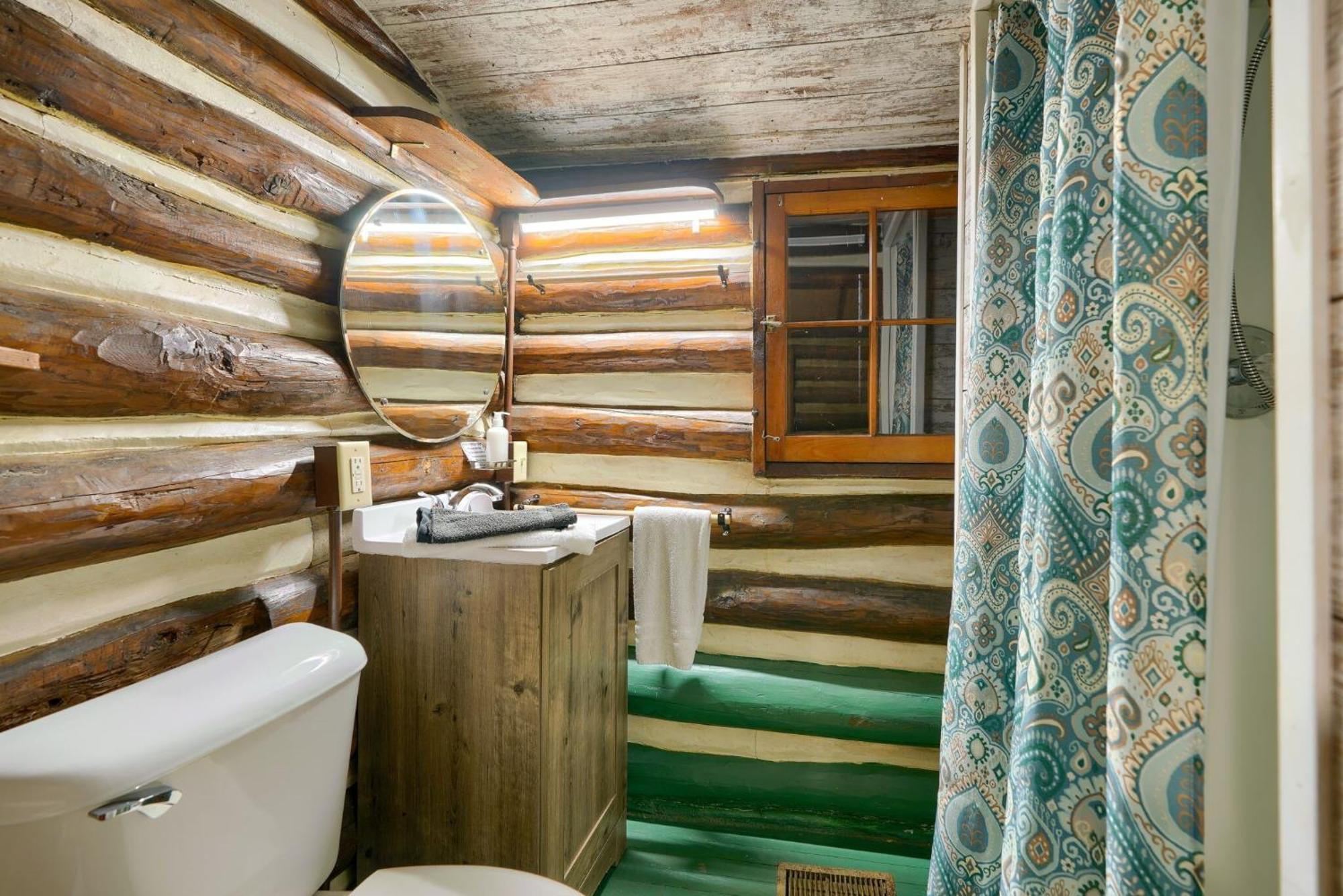 Russell Cabin Логан Экстерьер фото