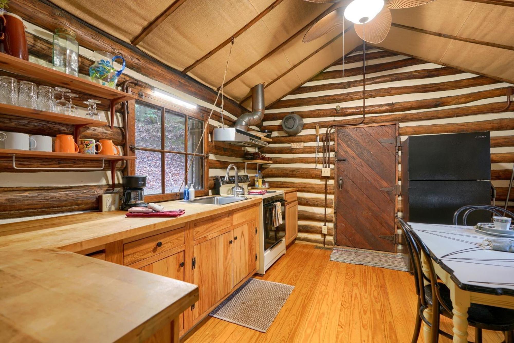 Russell Cabin Логан Экстерьер фото