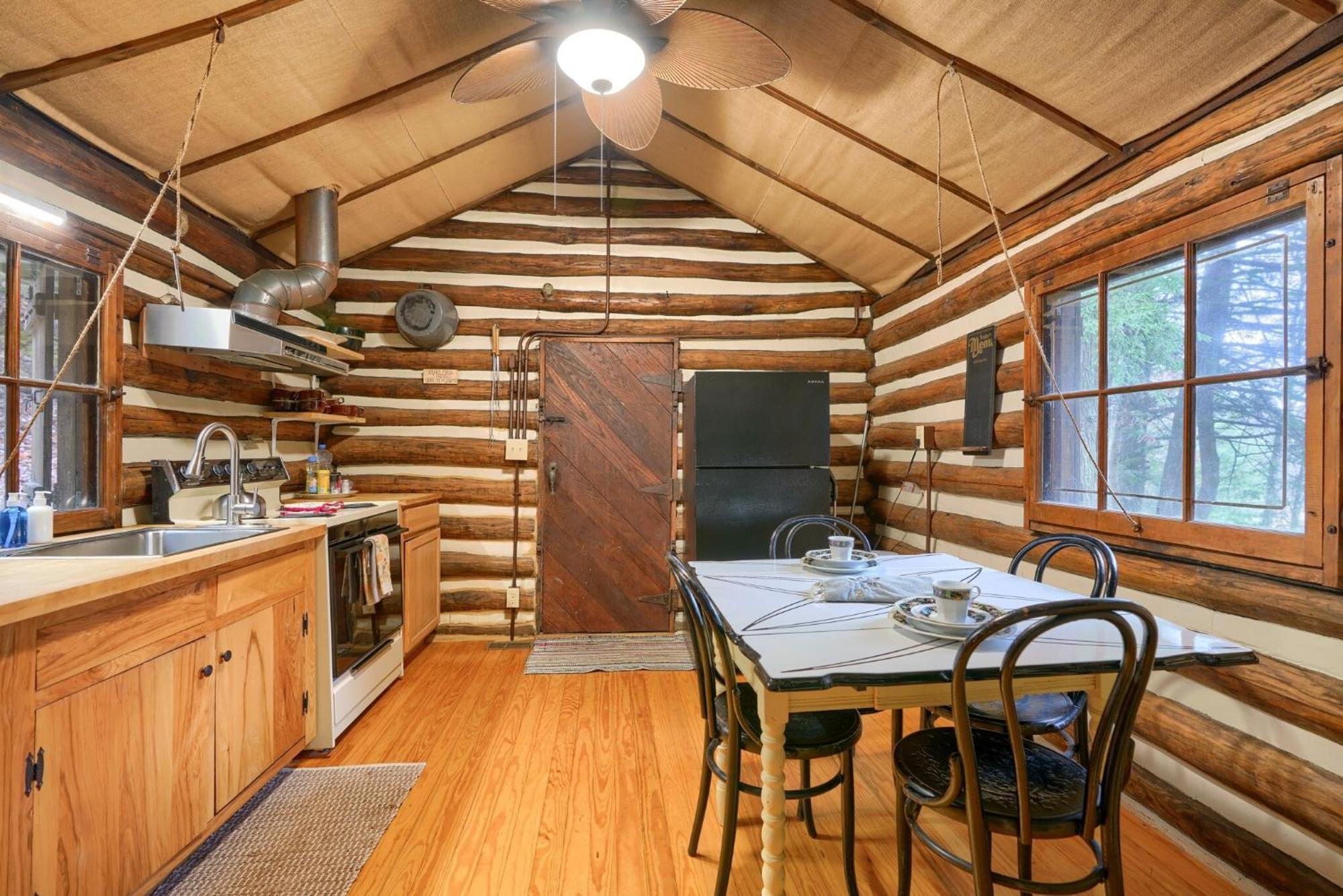 Russell Cabin Логан Экстерьер фото